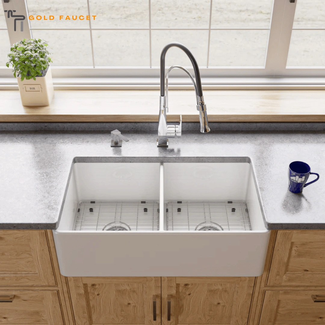 Gray Polished Kitchen Faucet 1.8 GPM Lever Gooseneck